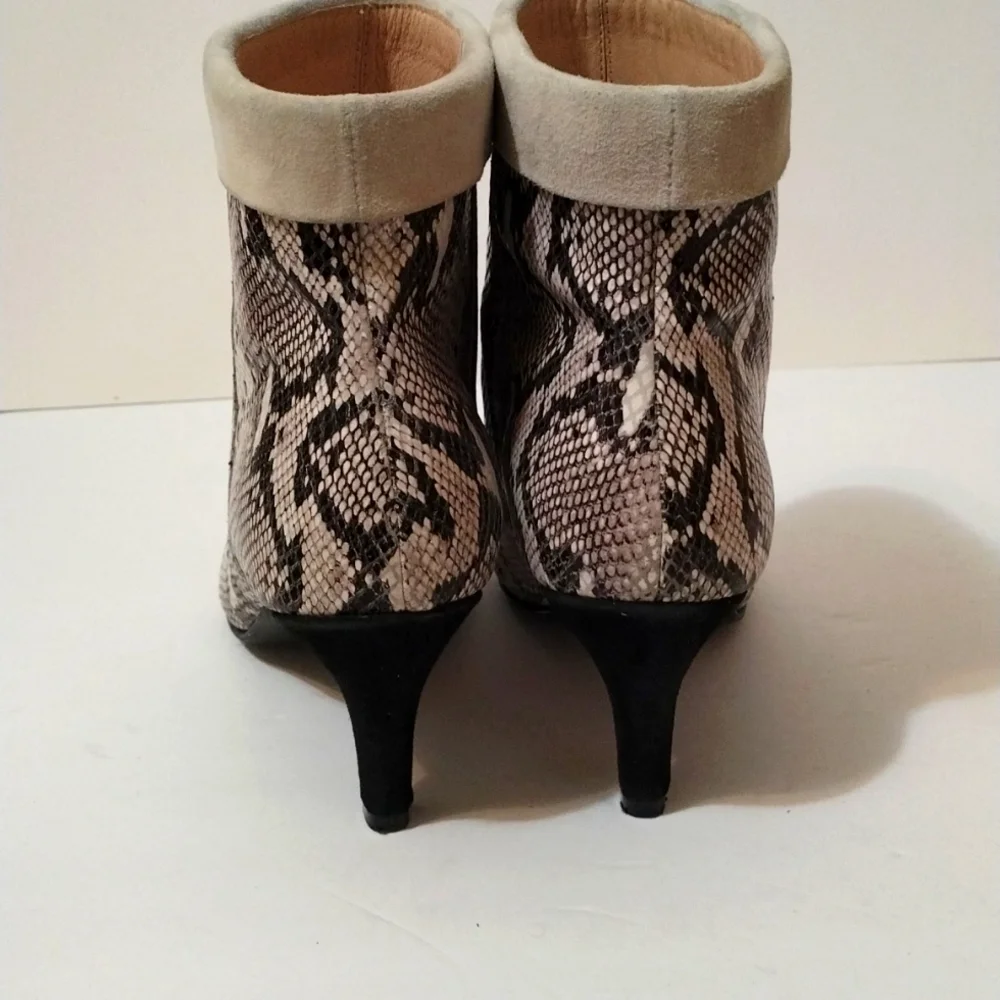 42 Gold Print Snakeskin Ankle Heel booties Size 7.5 or‎ 38
